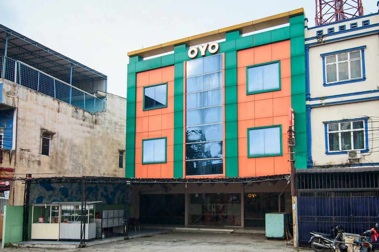 Oyo 529 Hotel Paninda Medan Exterior photo