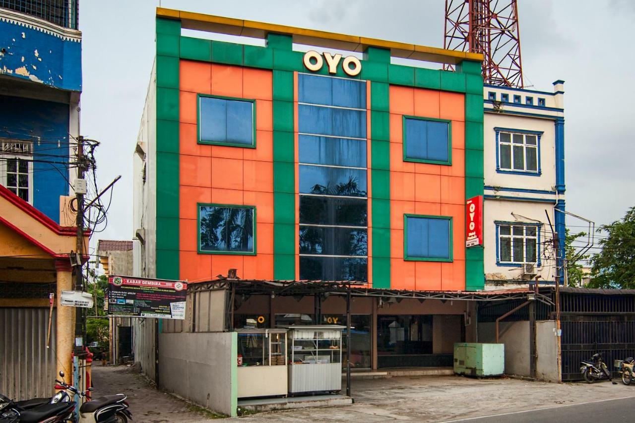 Oyo 529 Hotel Paninda Medan Exterior photo
