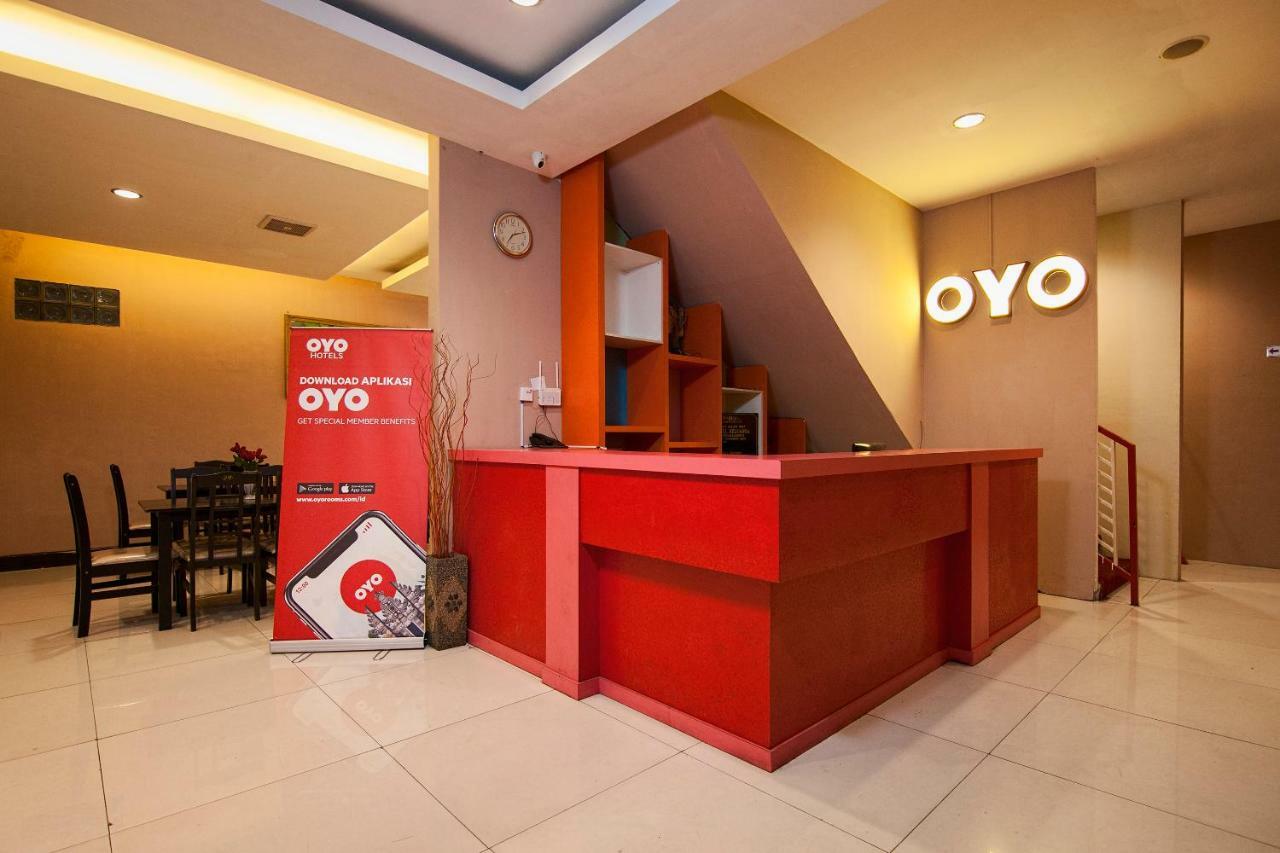 Oyo 529 Hotel Paninda Medan Exterior photo