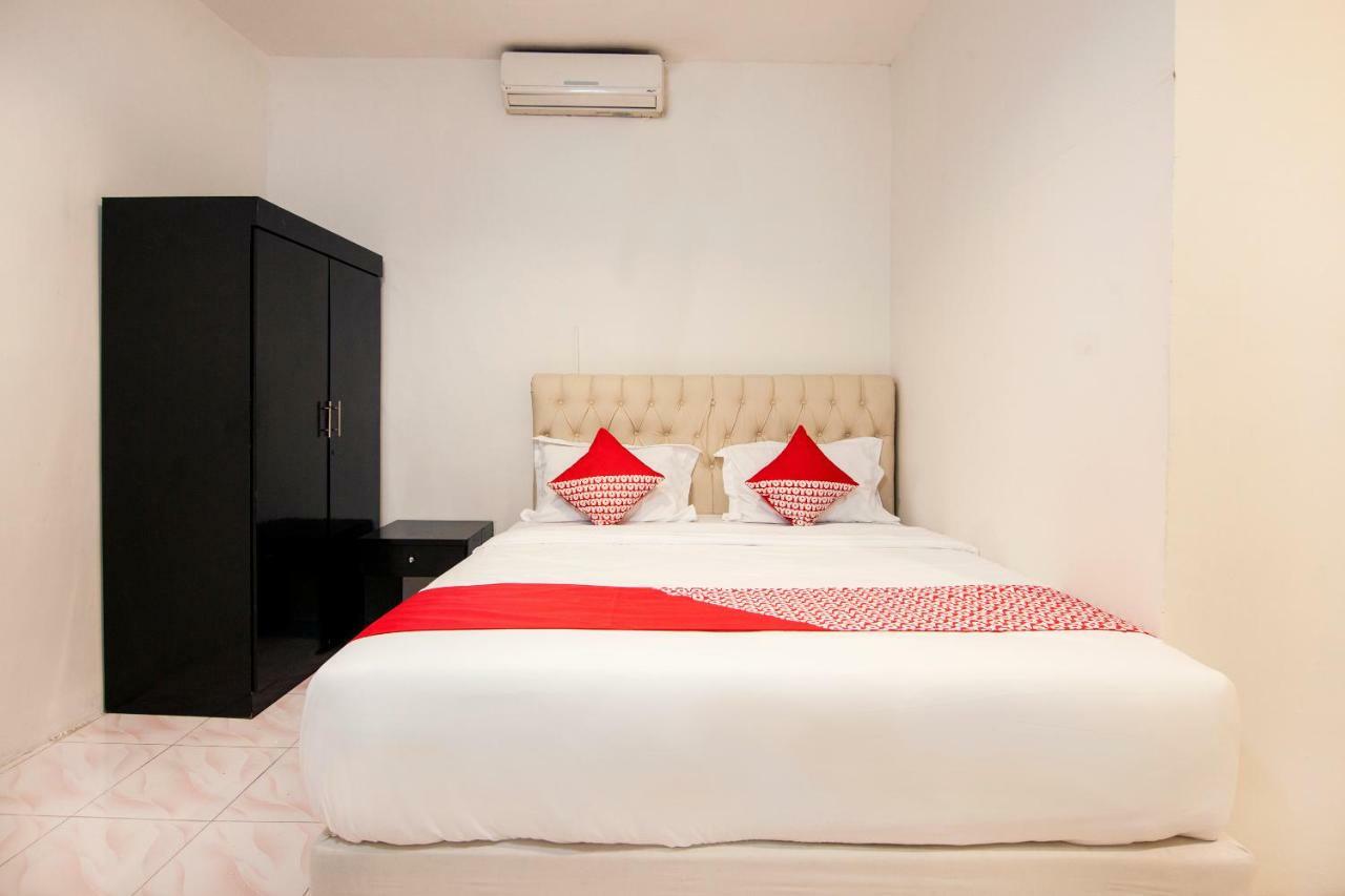 Oyo 529 Hotel Paninda Medan Exterior photo